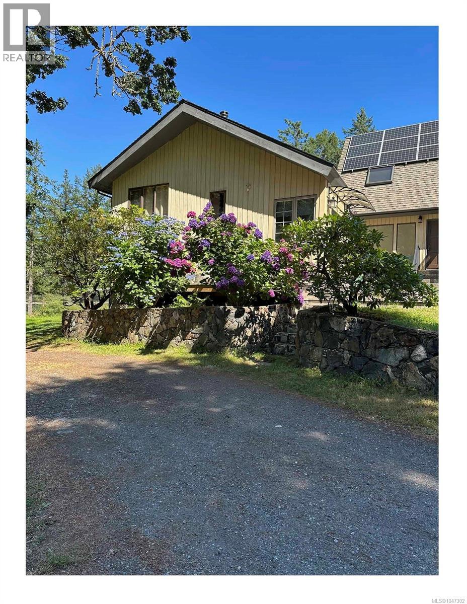  6101 Castlerock Road, Saanich