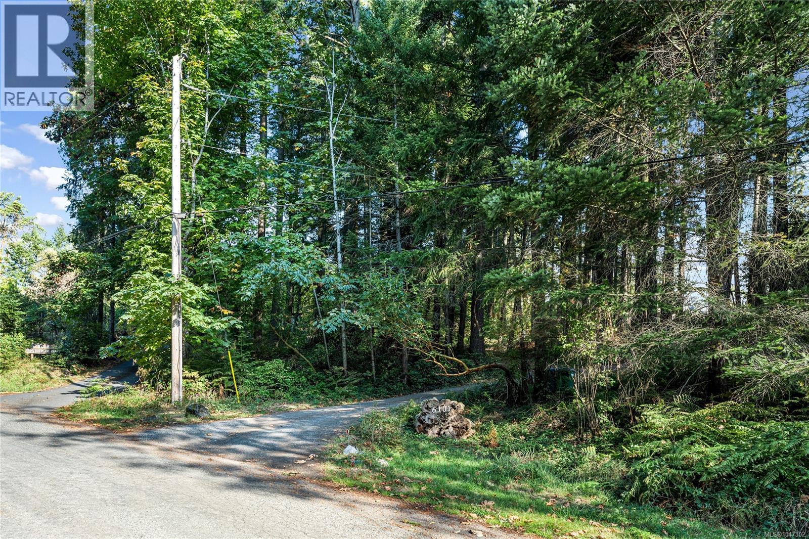  6101 Castlerock Road, Saanich