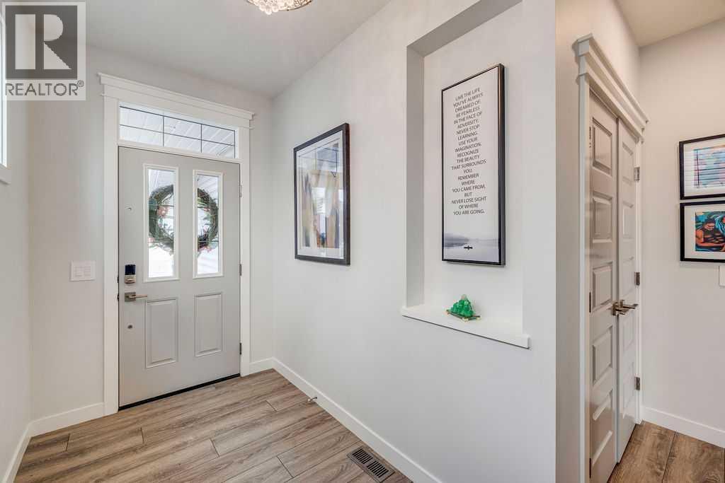 212 Evansglen Close NW, Evanston, Calgary photo 3