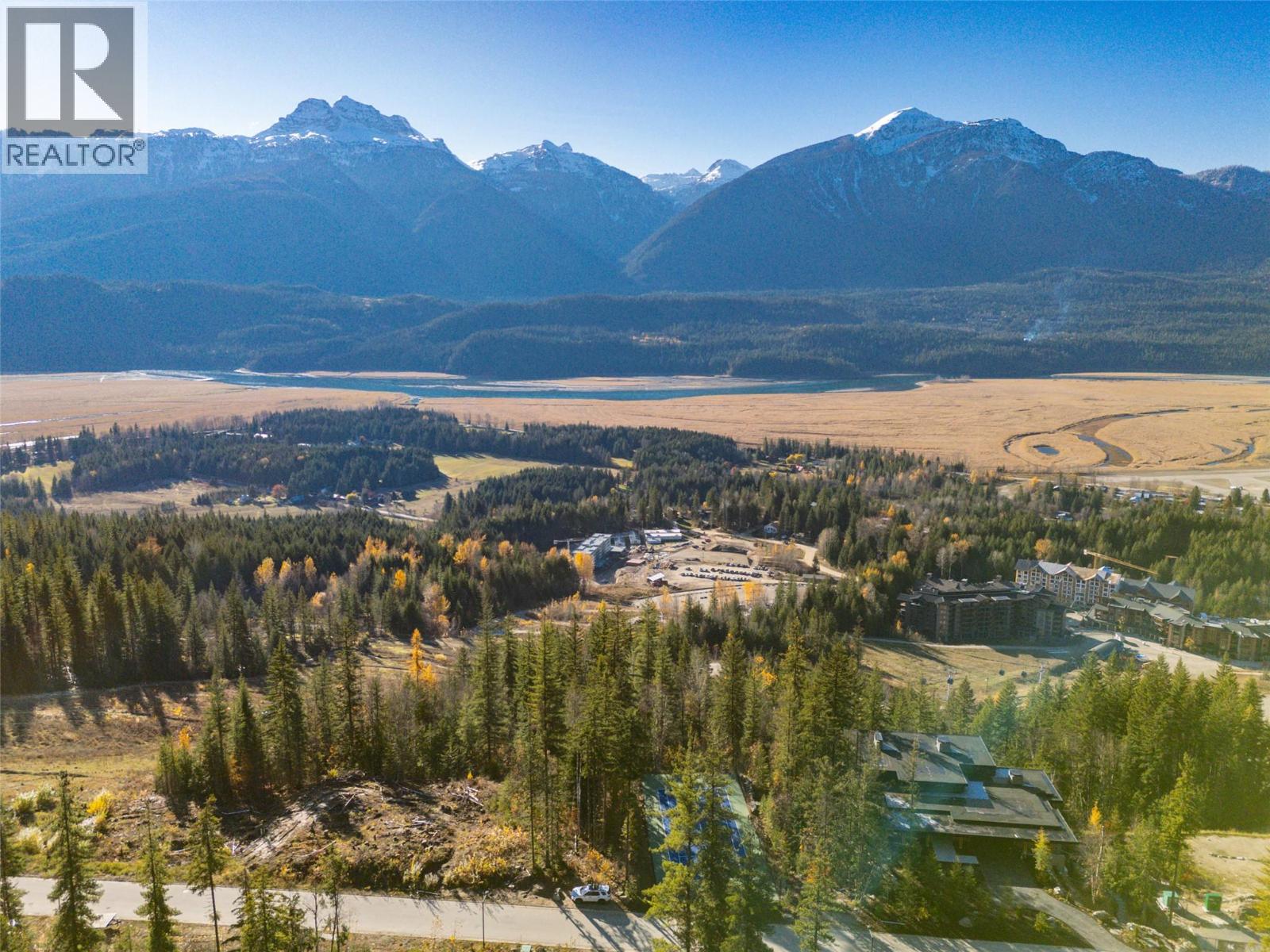 22 2465 Monashee Court, Revelstoke
