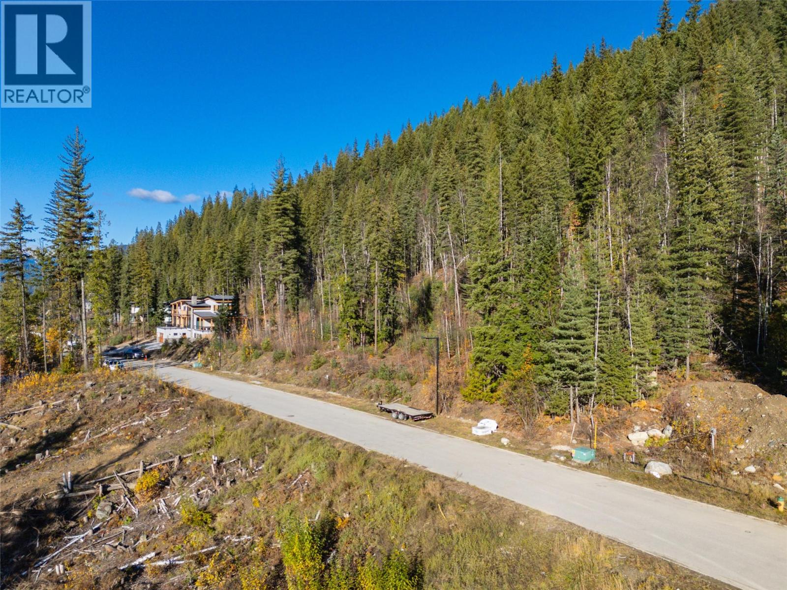 22 2465 Monashee Court, Revelstoke