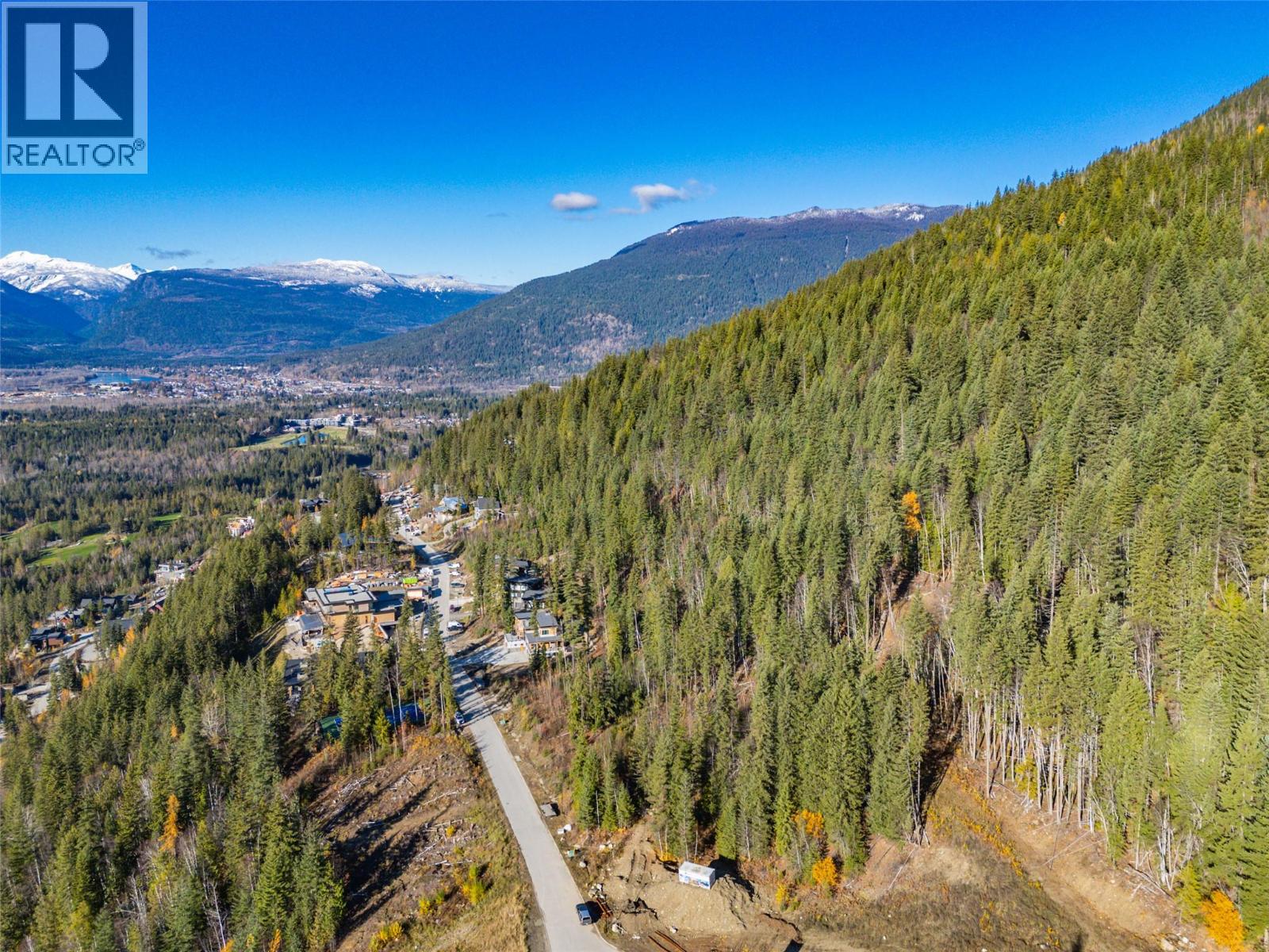 22 2465 Monashee Court, Revelstoke