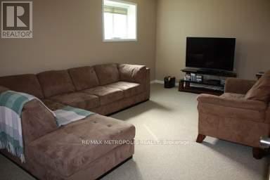 640 VIOLET STREET, Waterloo — photo 4