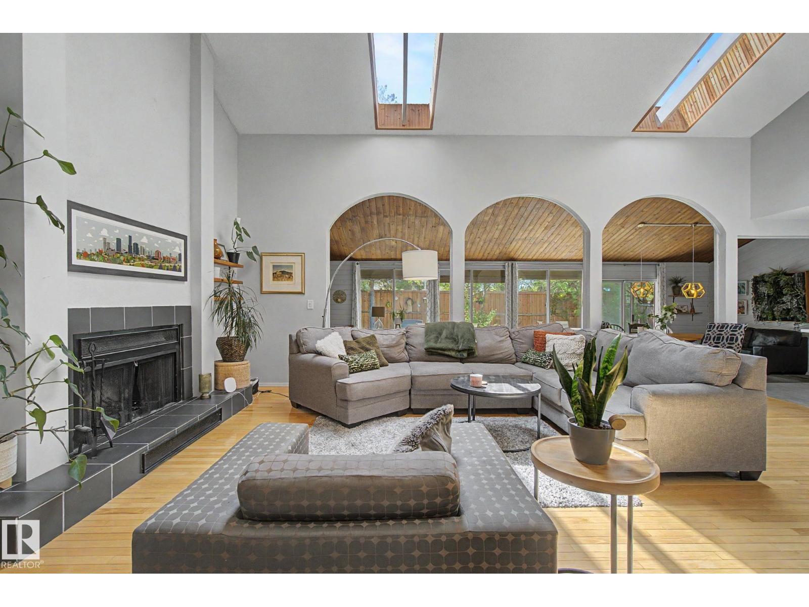 14711 41 AV NW - 12
