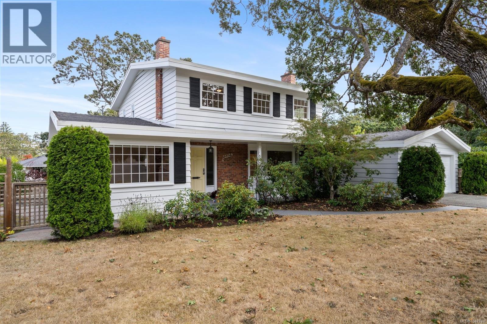  3558 Redwood Avenue, Oak Bay