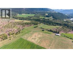 Foyer - 43 Sigalet Road, Lumby, BC V0E2G6 Photo 8