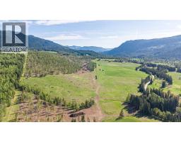 Foyer - 43 Sigalet Road, Lumby, BC V0E2G6 Photo 13