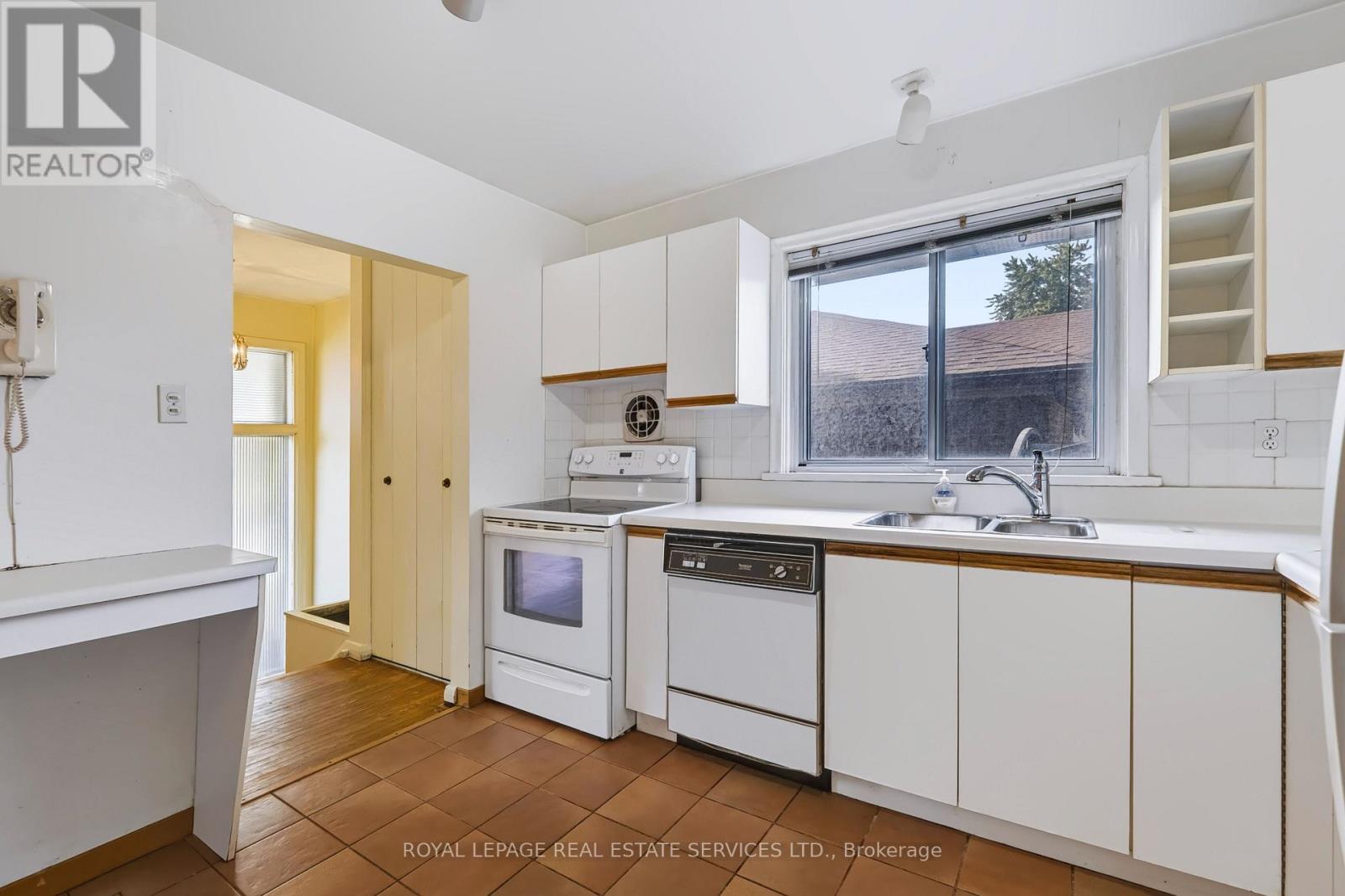 72 SLOANE AVENUE - 9