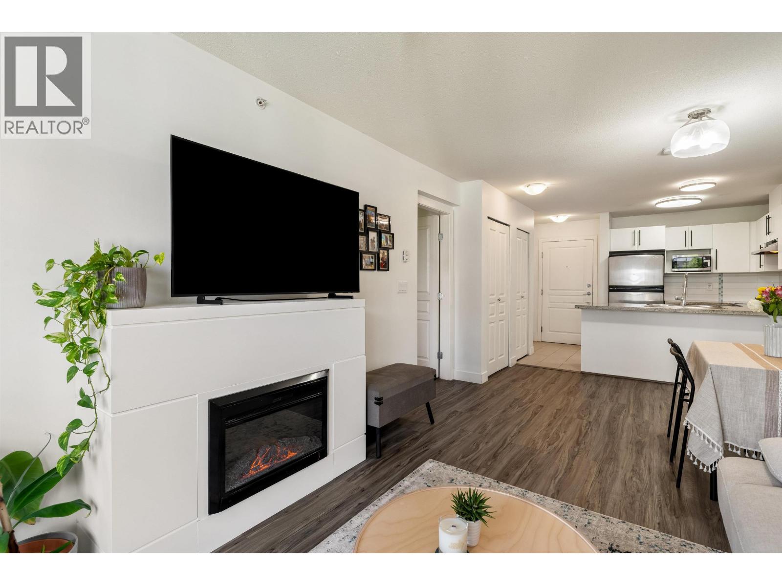 408 2088 BETA AVENUE, Burnaby — photo 3