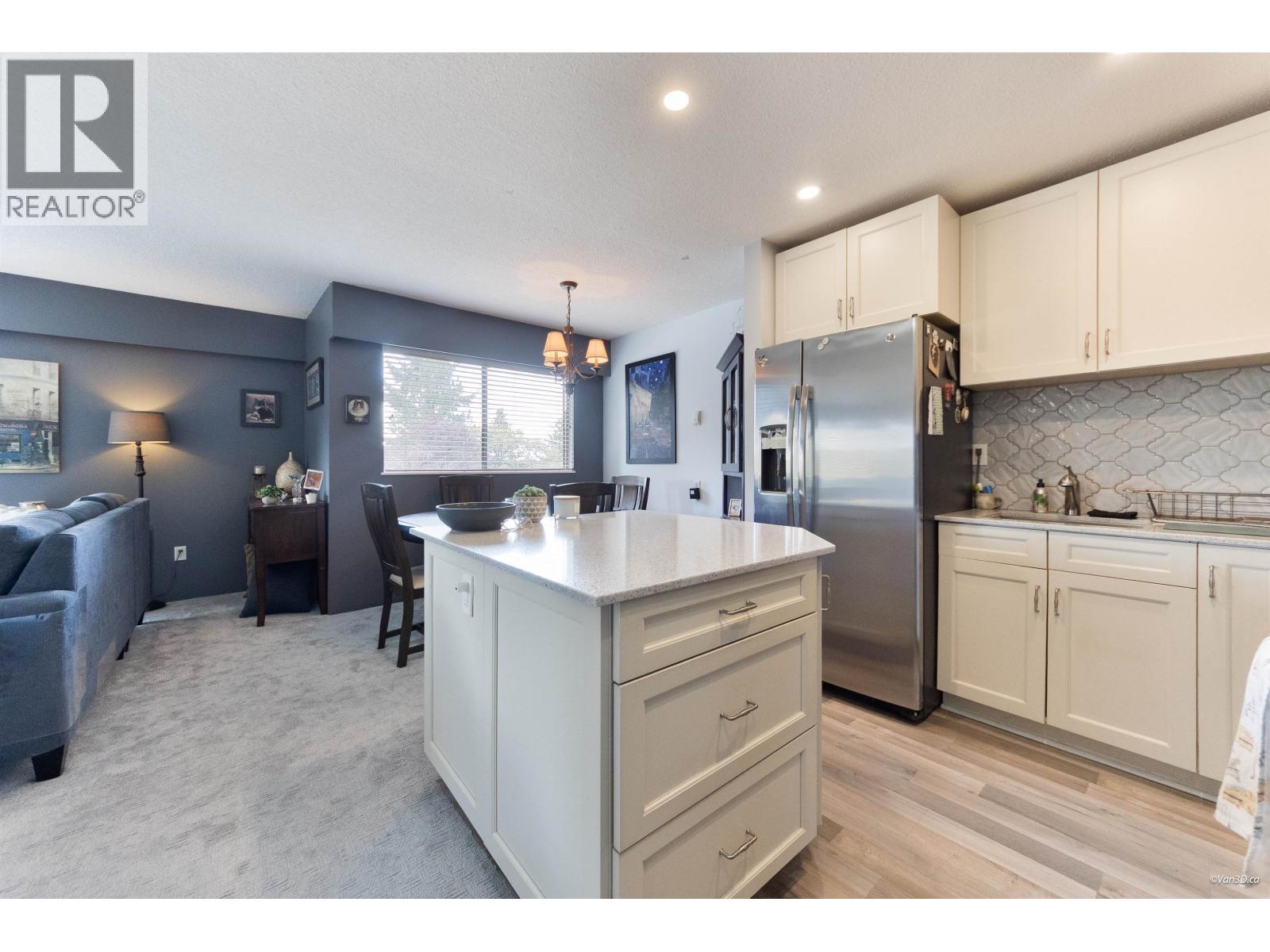 205 330 W 2ND STREET, North Vancouver — photo 5