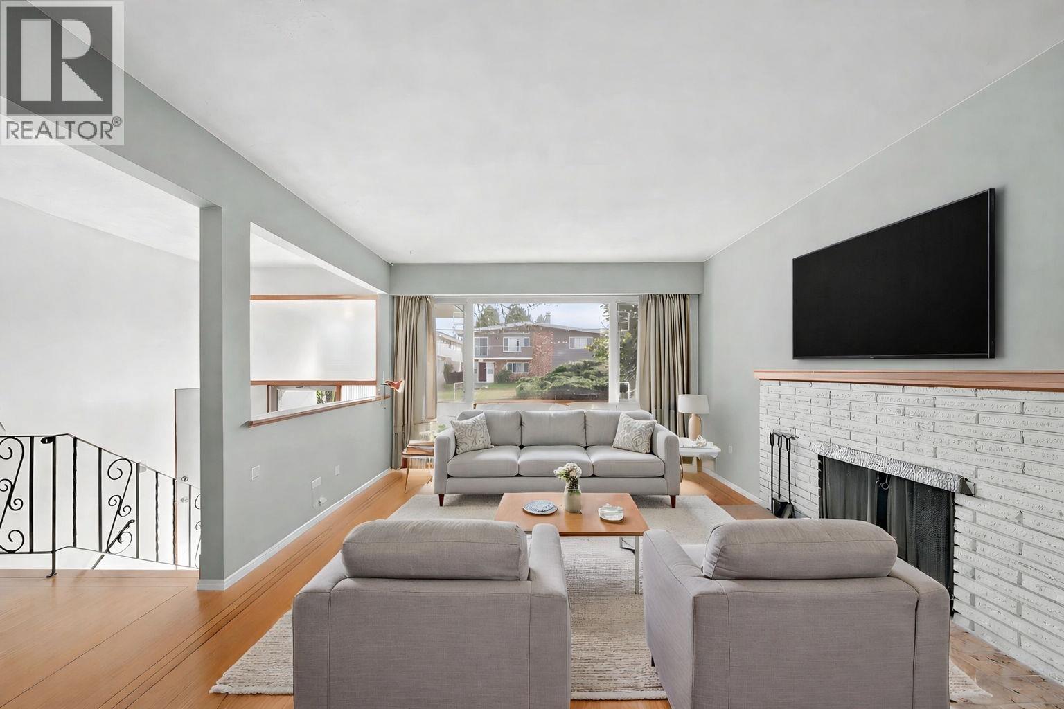 3783 PRICE STREET, Burnaby — photo 2