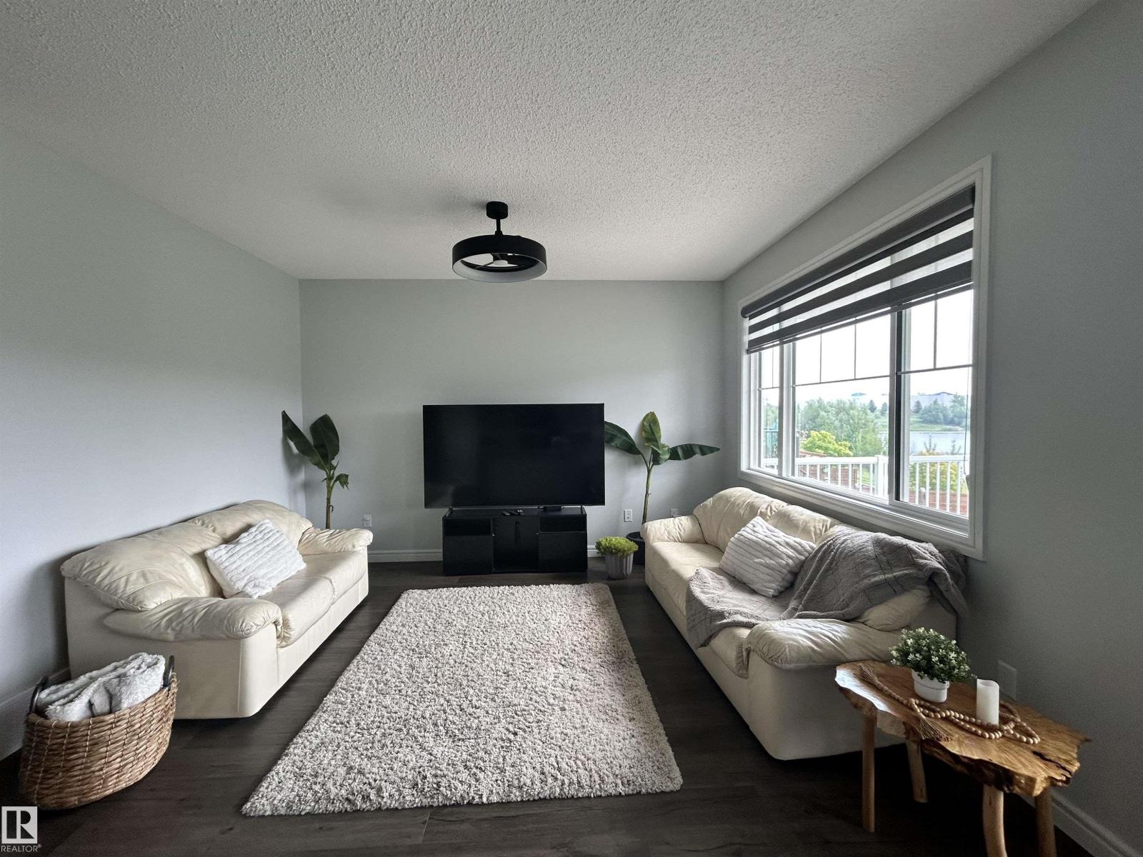 104 Juneau WY - 8