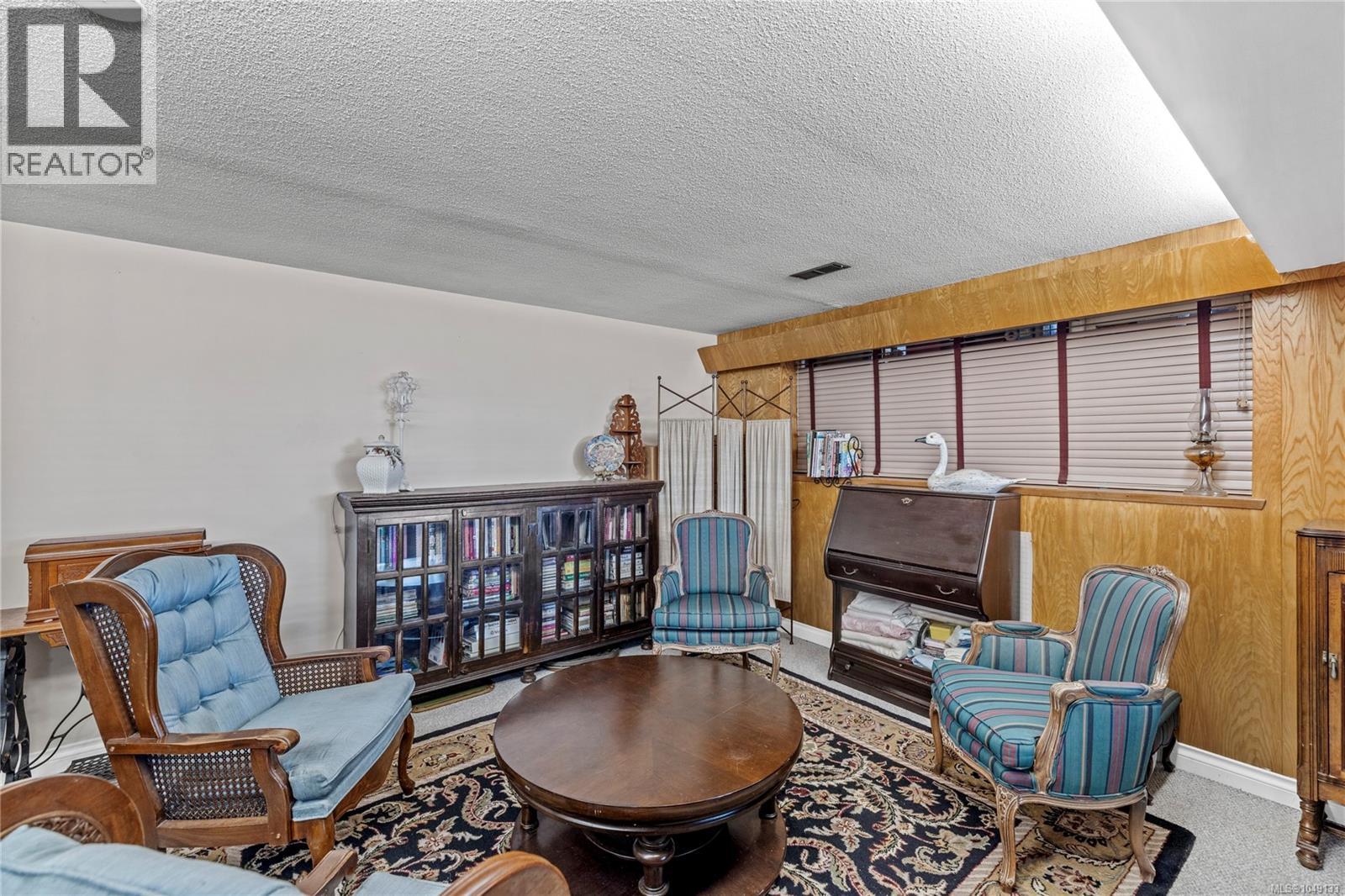 396 Wisteria St - 28