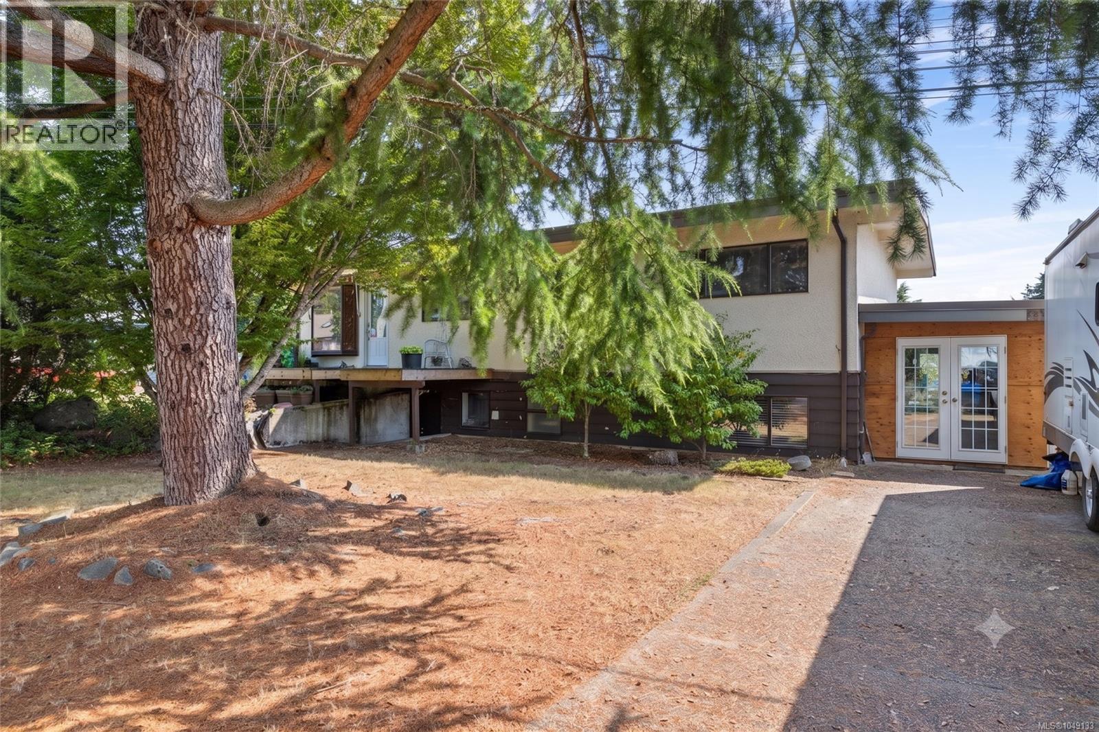 396 Wisteria St - 1
