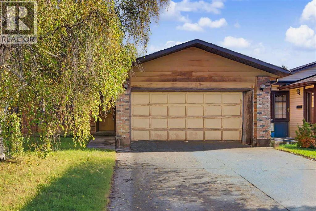 32 Deersaxon Circle SE, Calgary, Alberta, T2J6R5