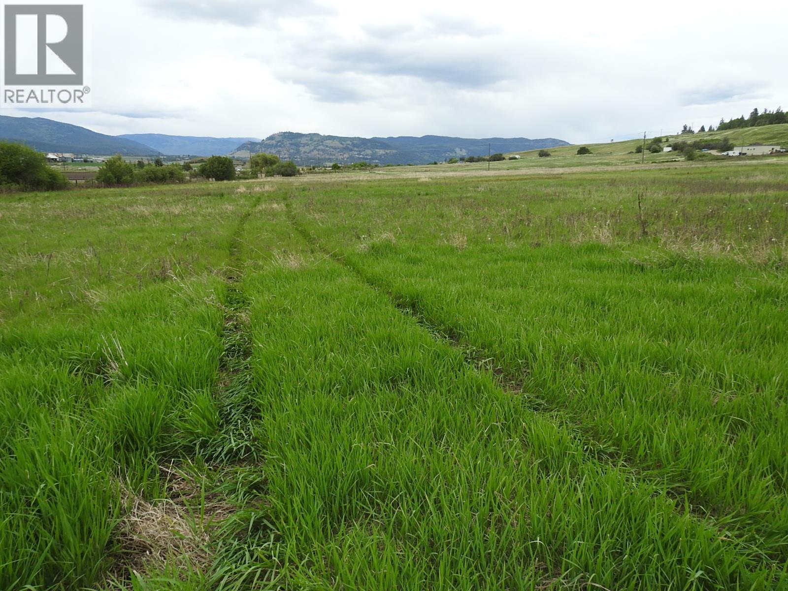  183 L & A Cross Road, Spallumcheen