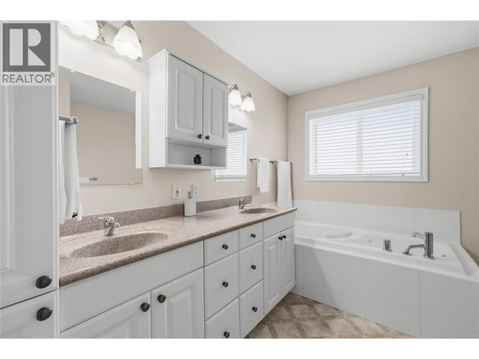 9181 Alder Street, Summerland