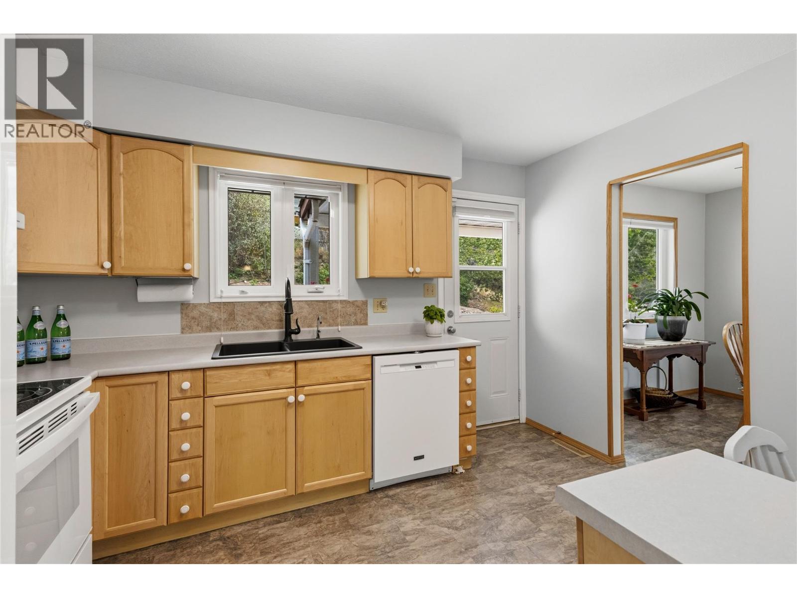 9181 Alder Street, Summerland
