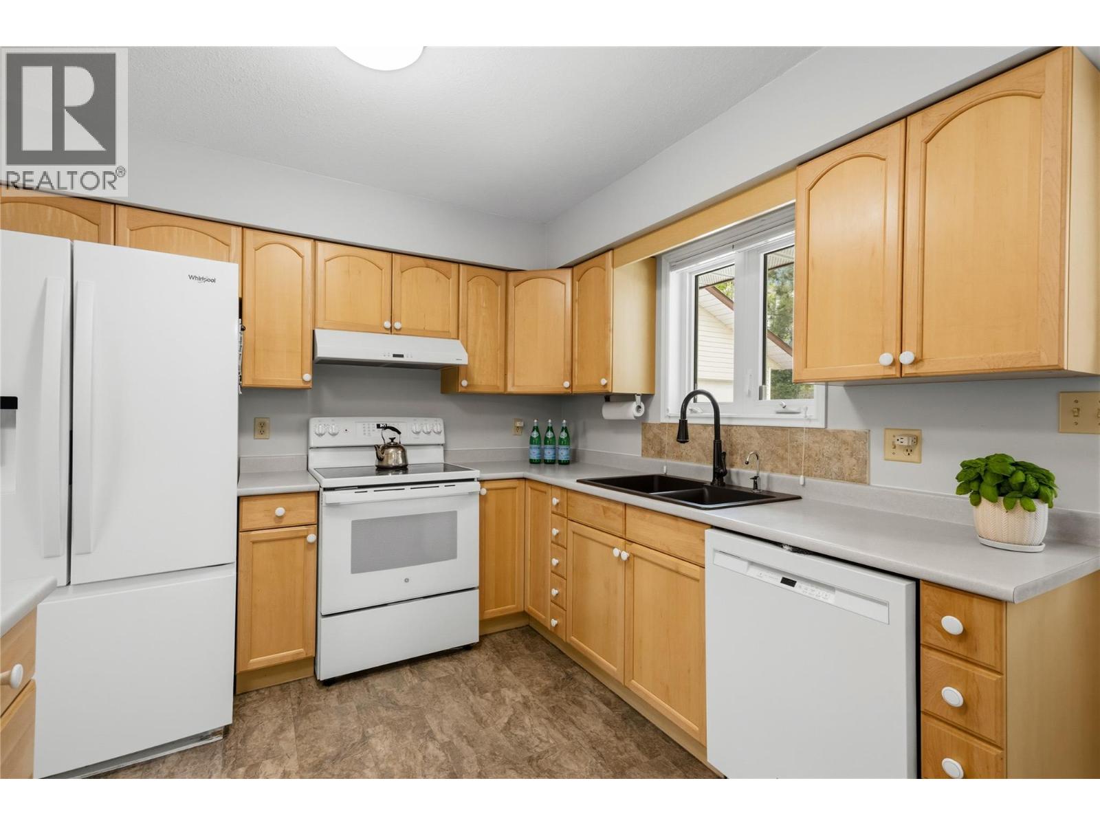 9181 Alder Street - 8