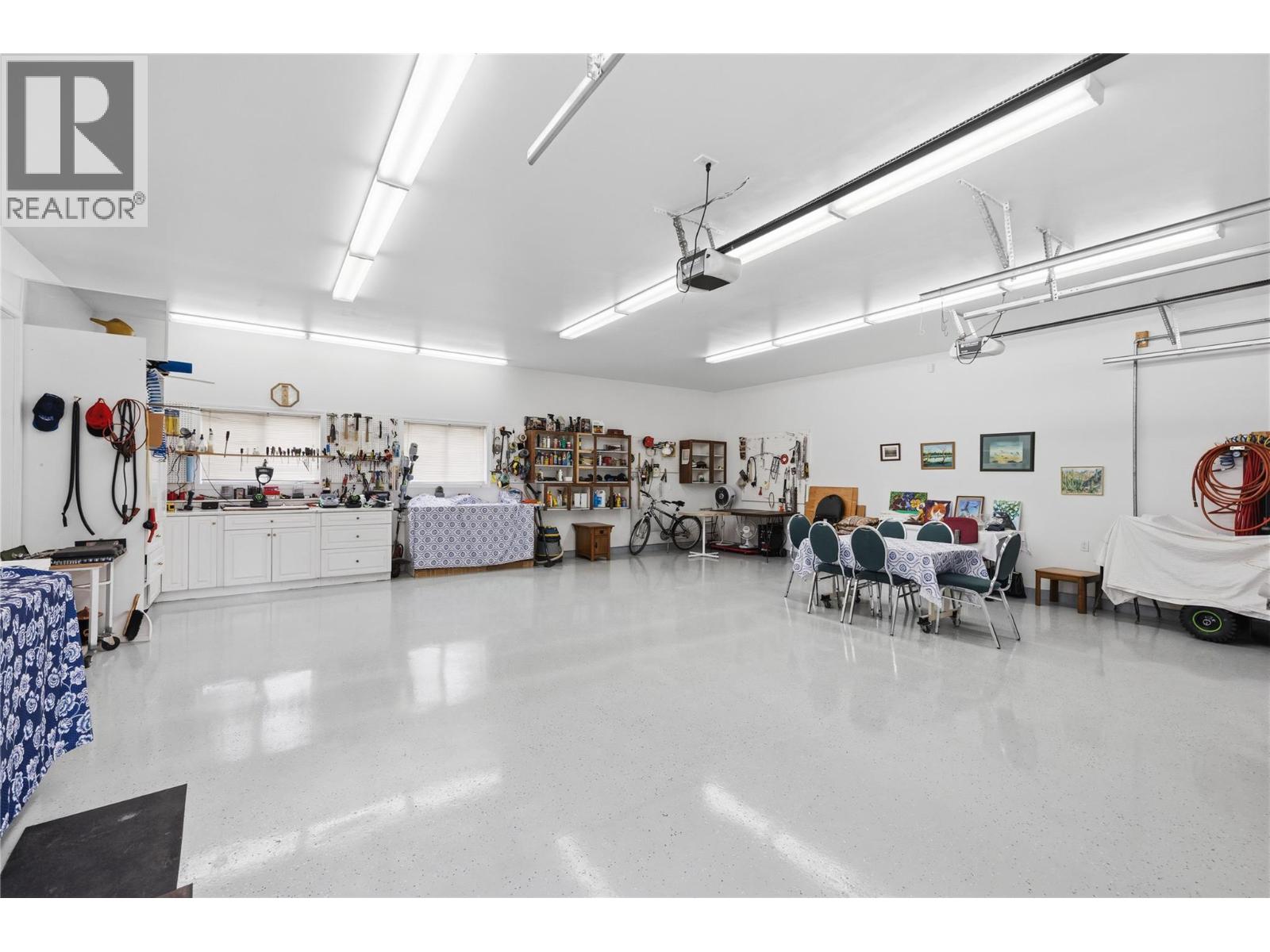 9181 Alder Street, Summerland