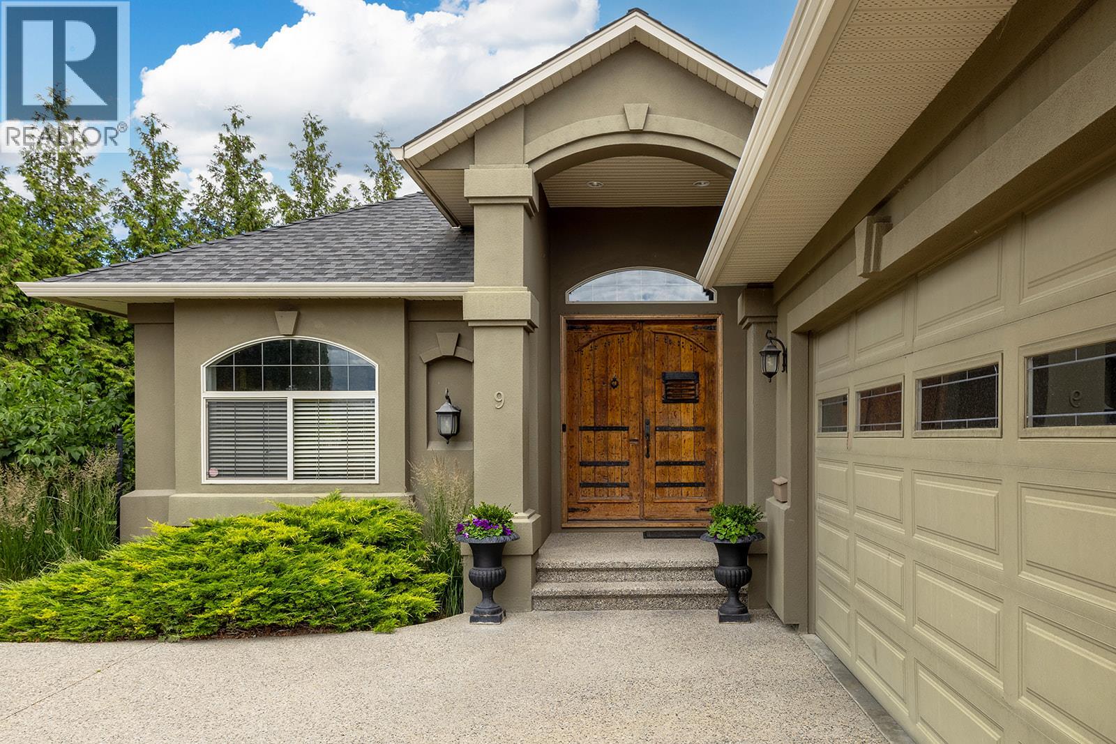  3103 Thacker Drive, West Kelowna