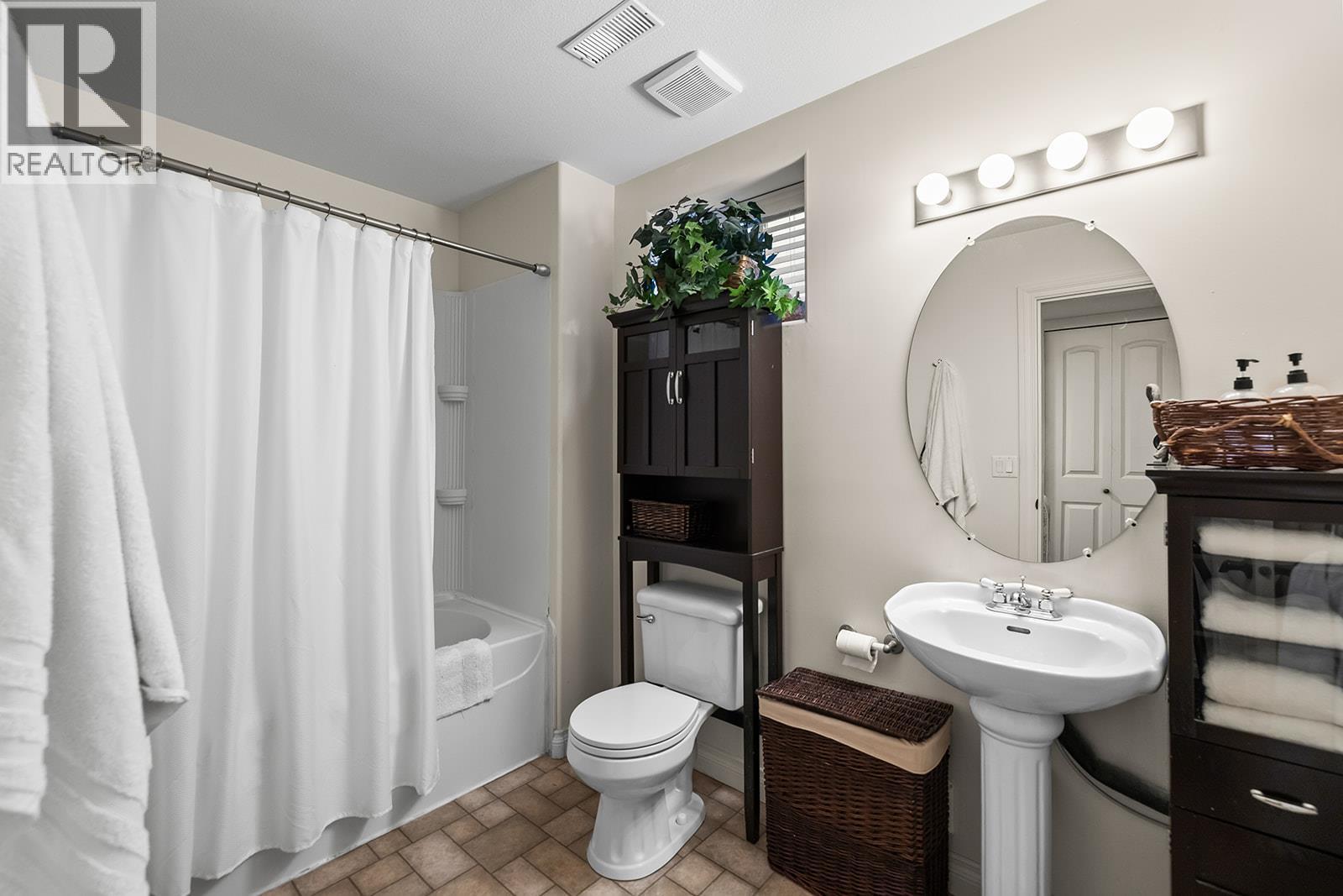  3103 Thacker Drive, West Kelowna