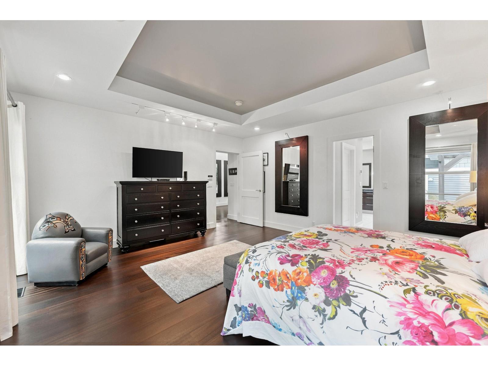 15461 18TH AVENUE, Surrey - Image 1