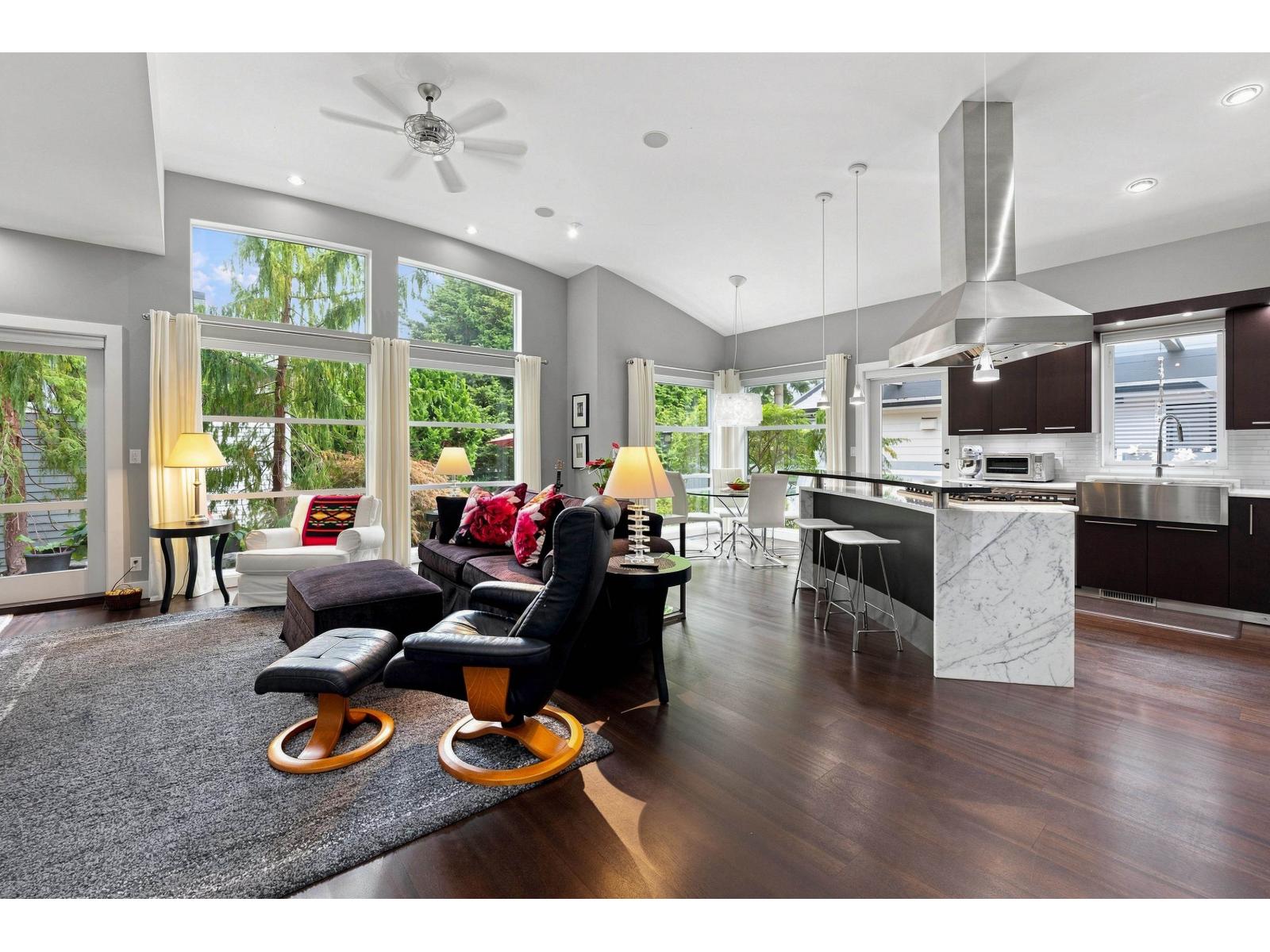 15461 18TH AVENUE, Surrey - Image 1