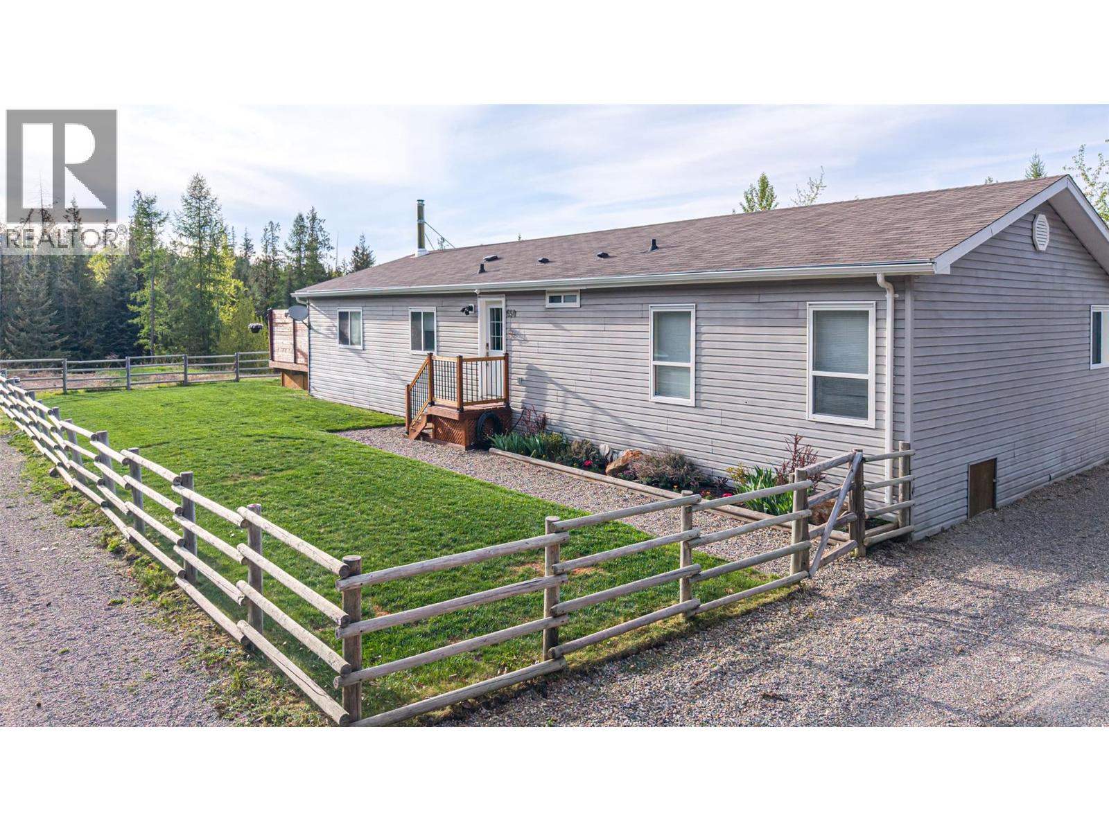 650 Bluenose Road, Vernon — photo 2