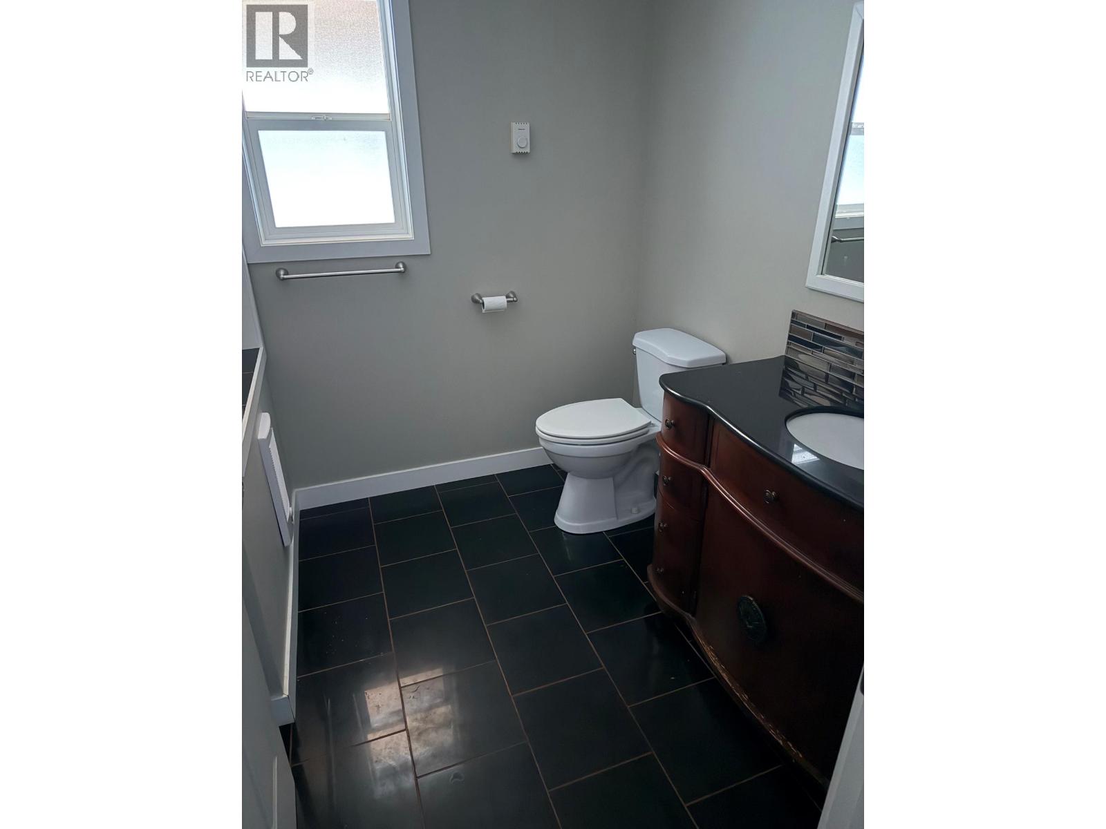 674 Muir Road - 12
