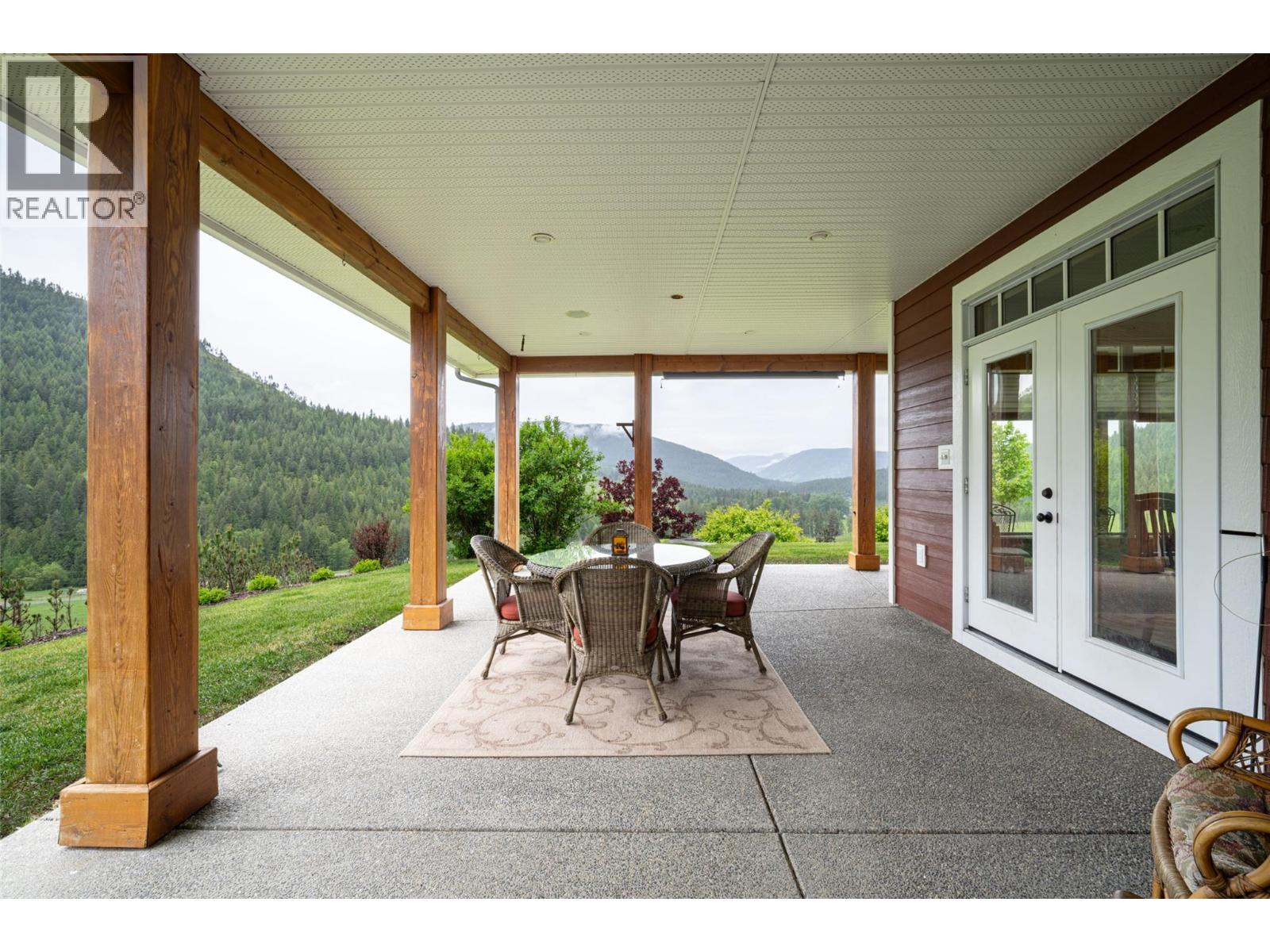 705 Creighton Valley Road, Lumby