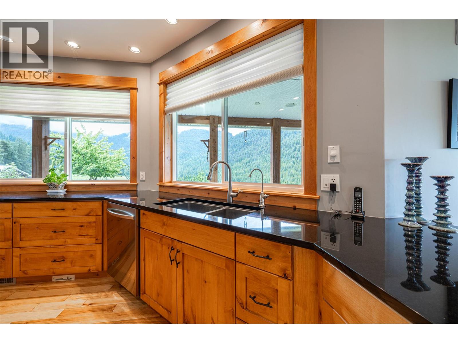 705 Creighton Valley Road - 40