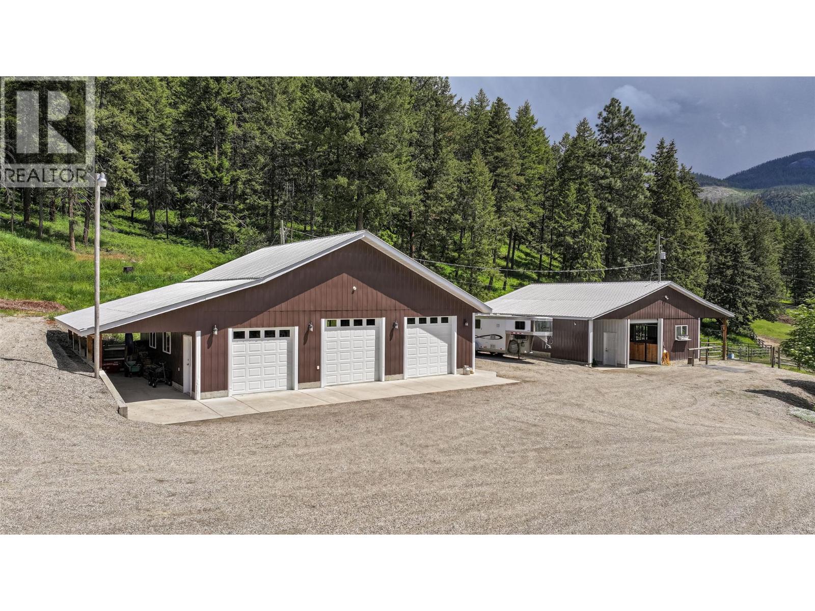 705 Creighton Valley Road, Lumby