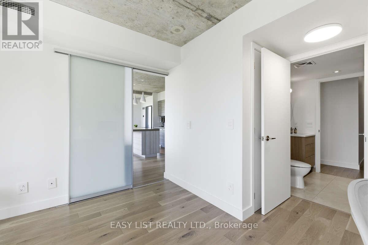 #822 55 STEWART STREET - 16