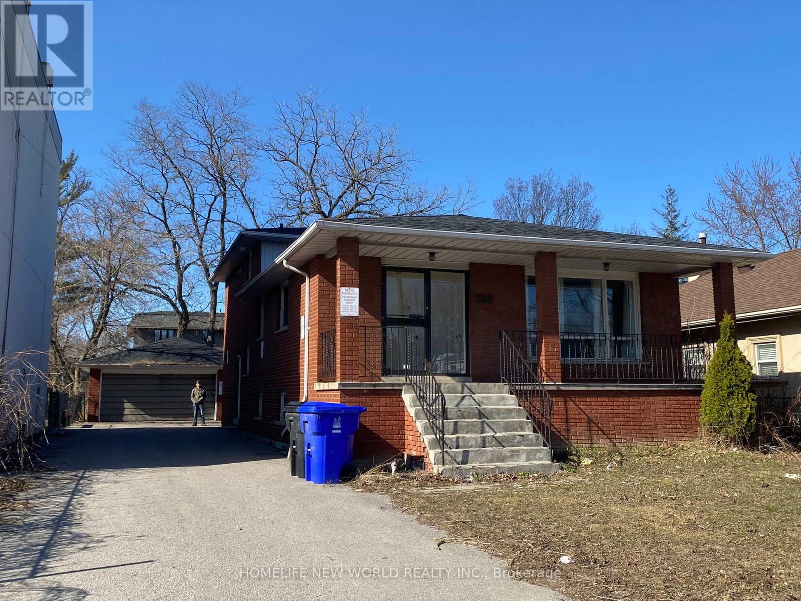 290 SHEPPARD AVENUE W - 21