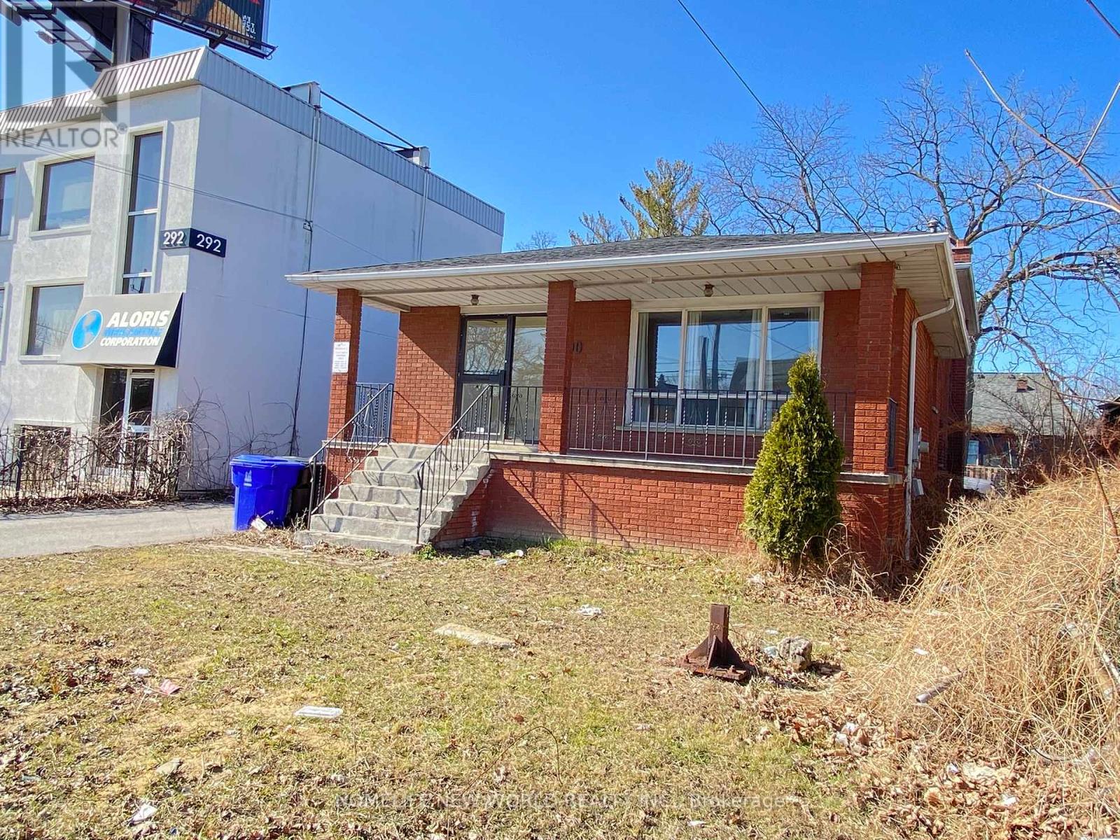 290 SHEPPARD AVENUE W - 23
