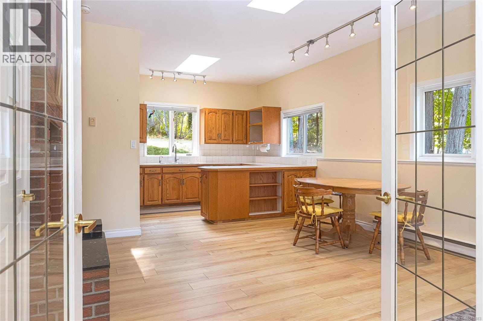  1475 McTavish Road, North Saanich