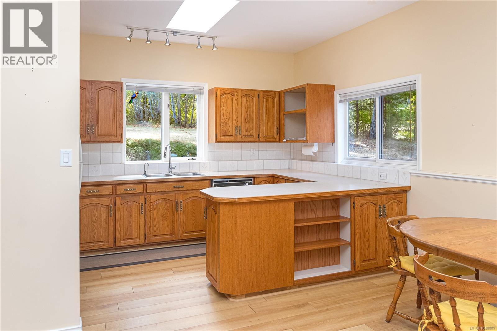  1475 McTavish Road, North Saanich