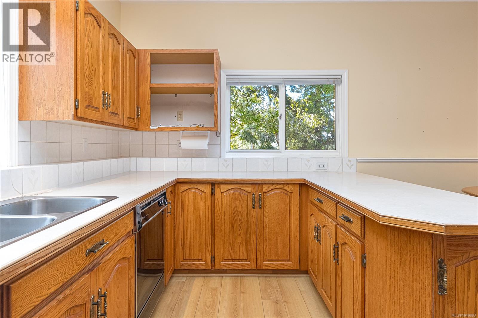 1475 McTavish Rd - 18