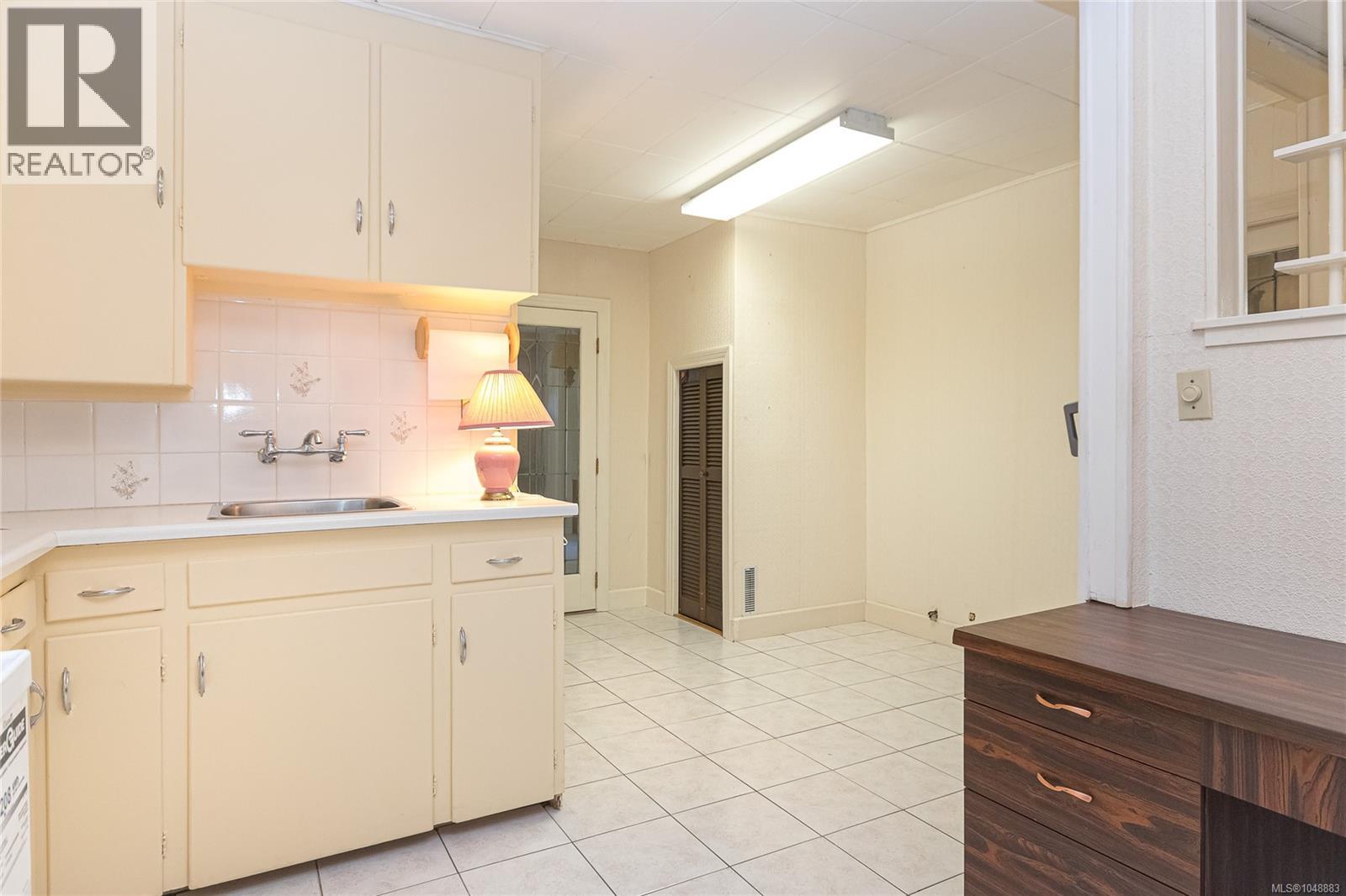  1475 McTavish Road, North Saanich