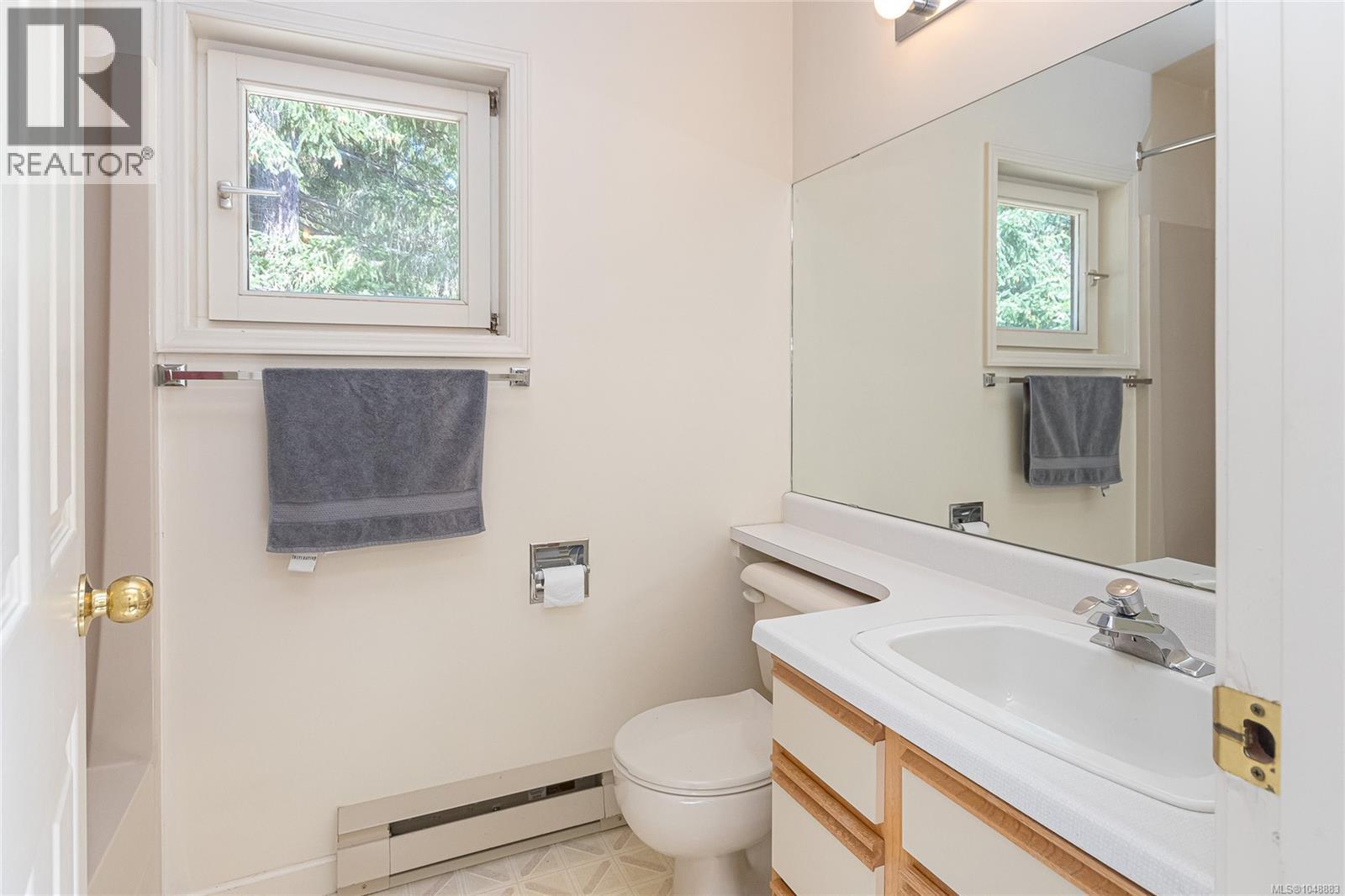  1475 McTavish Road, North Saanich