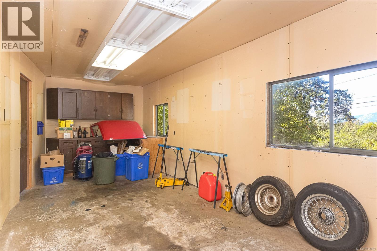 1475 McTavish Rd - 39