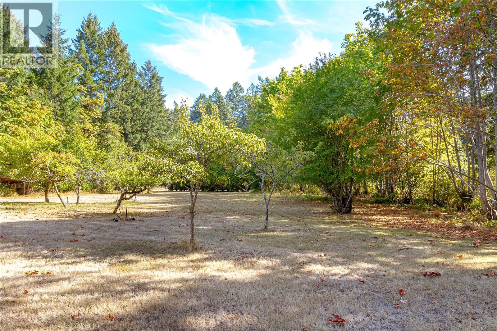 1475 McTavish Rd - 44