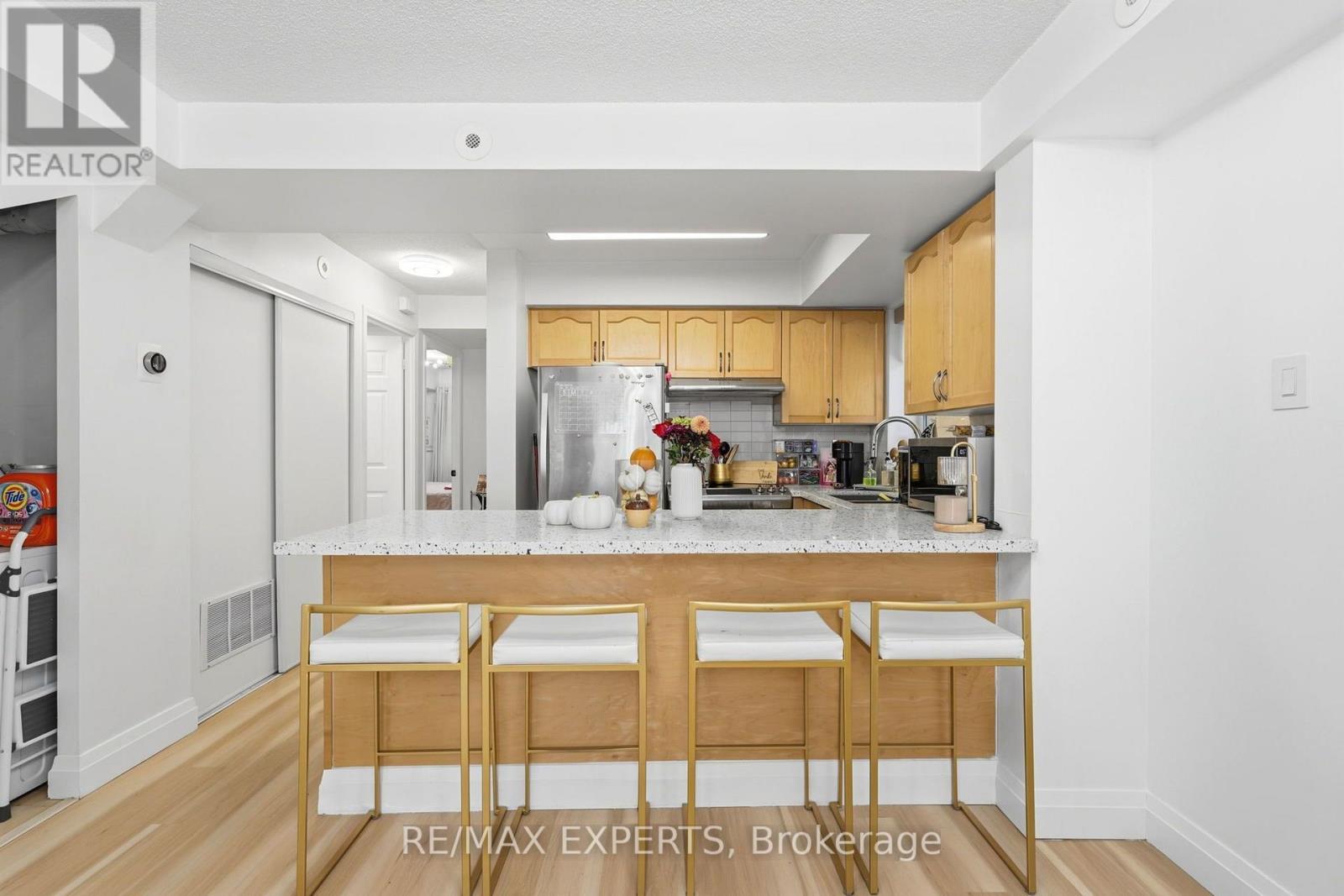 #2025 85 GEORGE APPLETON WAY - 11