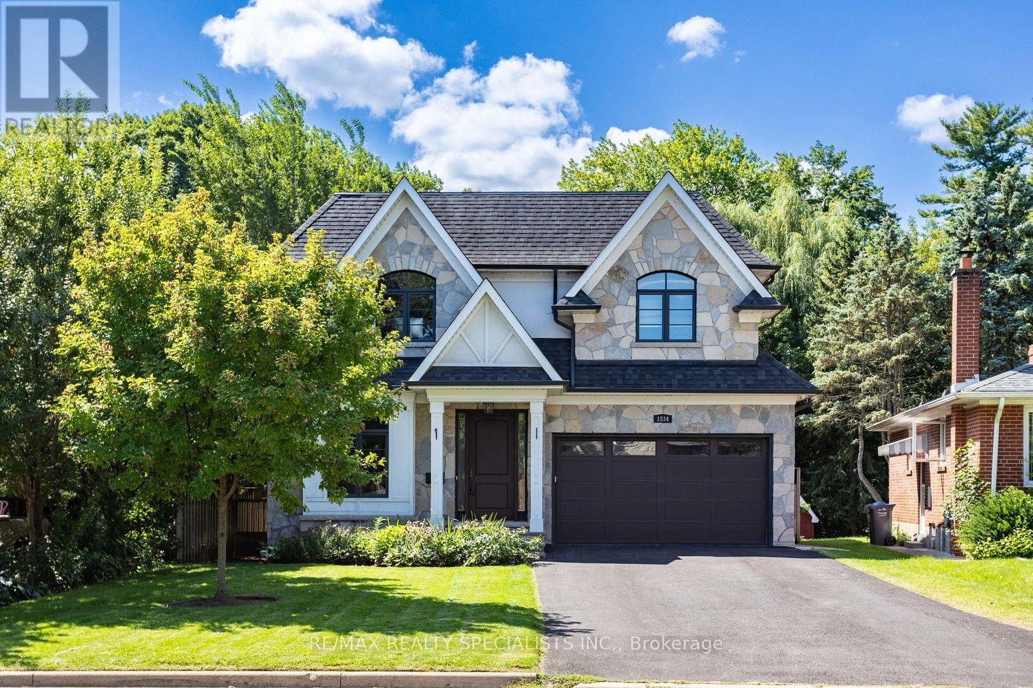 1534 Trotwood photo 3