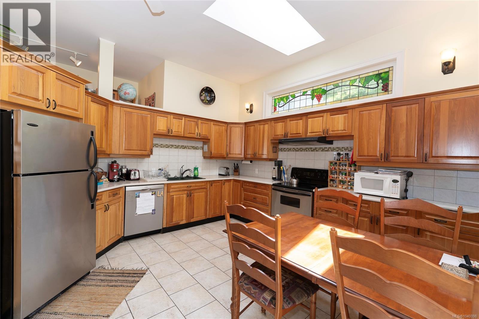 1377 Rockland Ave - 25