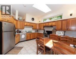 1377 Rockland Ave, Victoria, BC V8S1V7 Photo 25