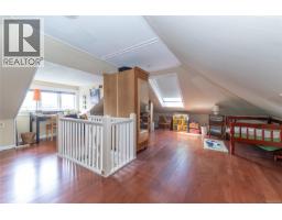 1377 Rockland Ave, Victoria, BC V8S1V7 Photo 54