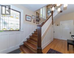 Bonus Room - 1377 Rockland Ave, Victoria, BC V8S1V7 Photo 7