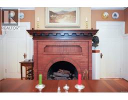1377 Rockland Ave, Victoria, BC V8S1V7 Photo 20